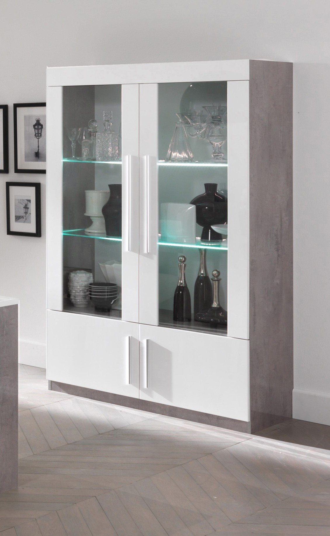 Greta vitrine 2D. beton-wit
